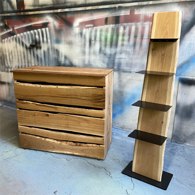 Theke Rustikal aus Eiche mit Totwurmlchern und Astlchern mit Display Rustikal aus Eiche mit Metallbden schwarz lackiert