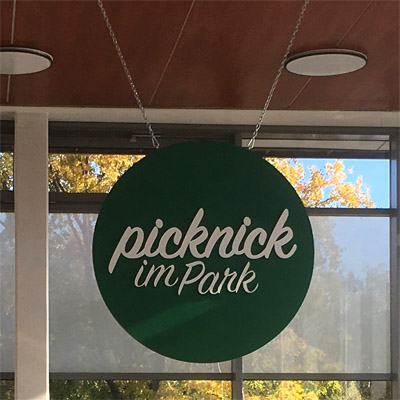 3D Schriftzug Holzscheibe Digitaldruck und Logo gefrst