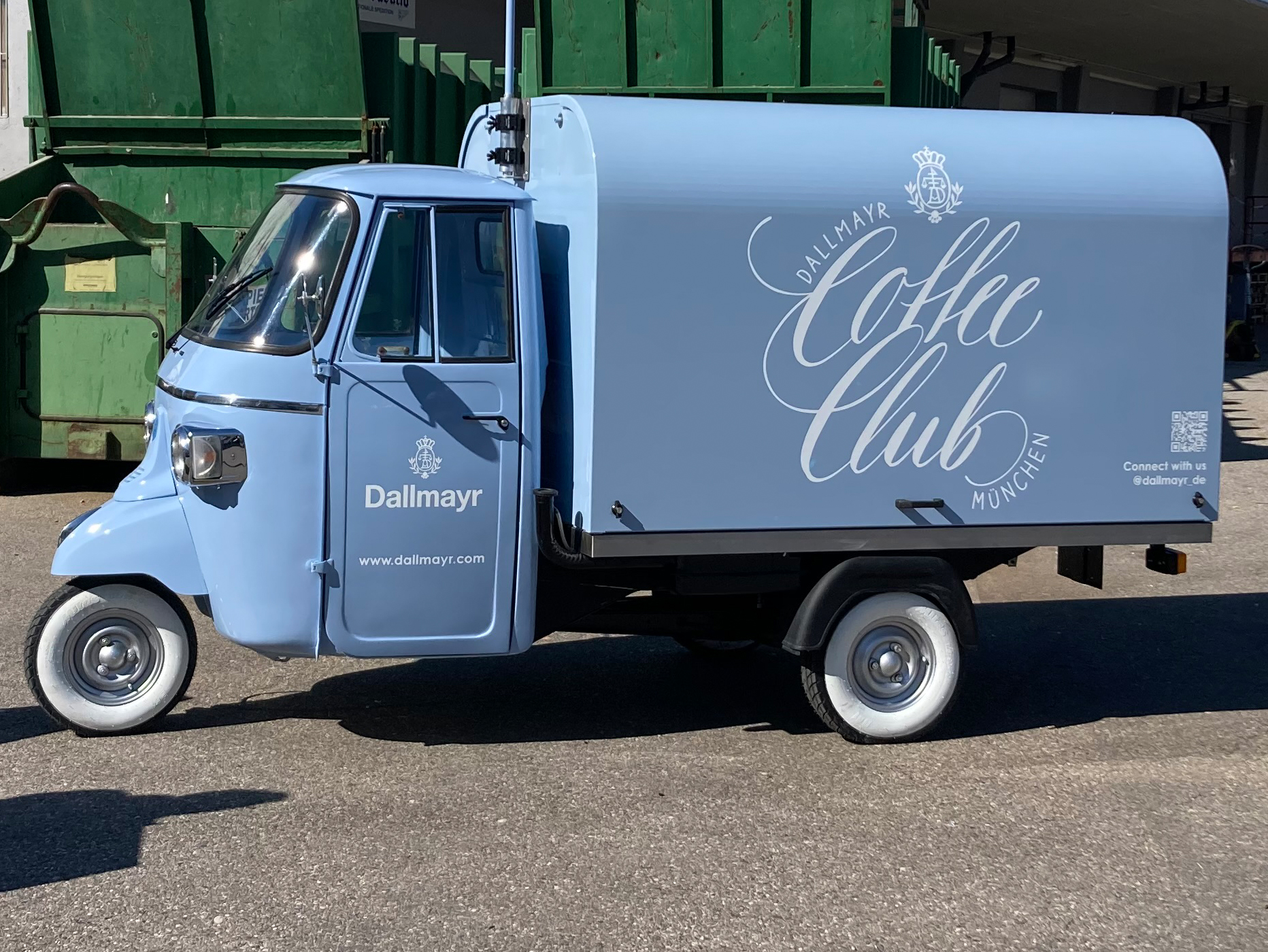 Sonderkonstruktion, Ape als Kaffeefahrzeug mit externer Wasserversorgung und Pumpe, Elektrik, Wasseranschlüsse, Gastrogeräte, Transportservice, Dämmung, Unterkonstruktion