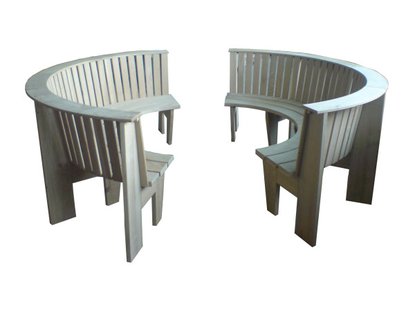 Biergartenbank aus gelagertem Eichenholz