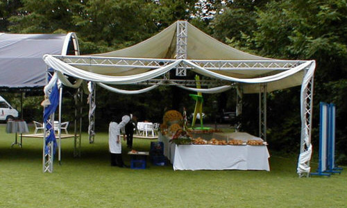Zelte,berdachung,Sthle,Tische,Bhne,Oldtimerverleih, Buffet und Dekoration