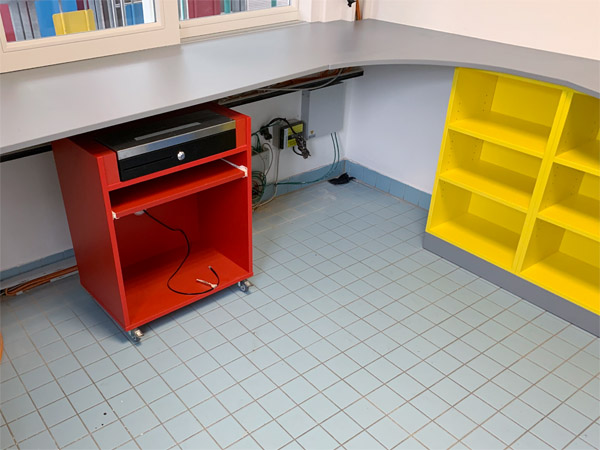 Kassenplatzeinrichtung im Freibad Gglingen Theke, Mbel, Regale, Ablage