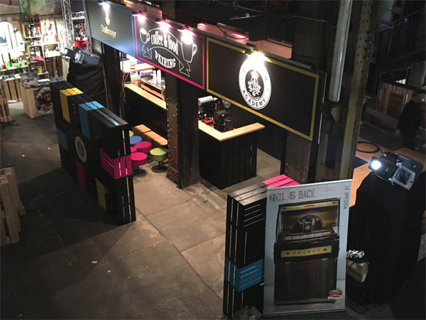 Messestand Loung mit Upcycling Paletten,beln