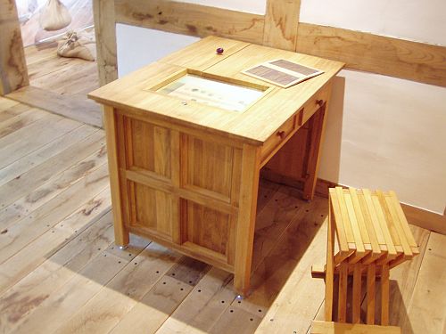 Museumsvitrine Mecklenburg Museumsmbel, Ausstellungsmbel, Objektmbel Klappstuhl Mecklenburg, Kommoden, Tische, Pulte