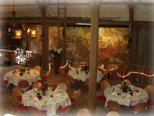 Scheunenevent Umbau, Bestuhlung, Catering, Dekoration, Beleuchtung, Theken