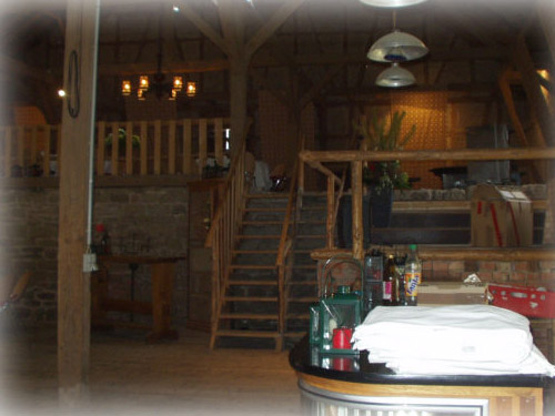 Scheunenevent Umbau, Bestuhlung, Catering, Dekoration, Beleuchtung, Theken