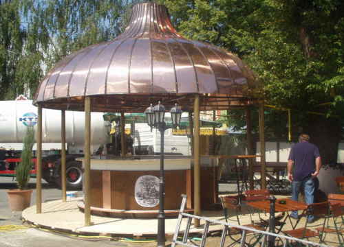 Theke Groningen mit beleuchtbarem Board und Futritt im Sudhausnachbau