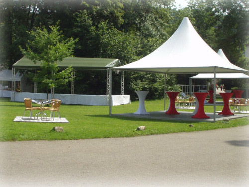 Auenveranstaltung mit Pavillons, Stehtischbezgen Easystretch, Bestuhlung, Bhnen, Podeste, Catering, Laufteppich