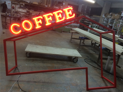 Schweiaufbau fr Neonbeleuchtung