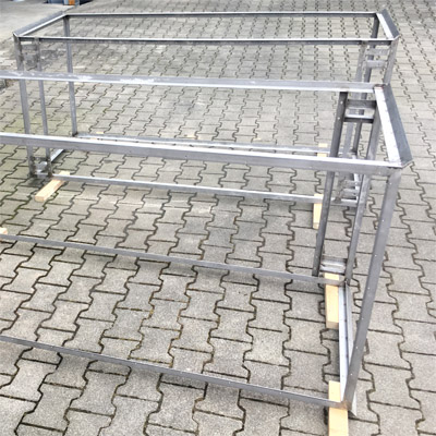 Stahlgestell Prsentationsturm geschweisst