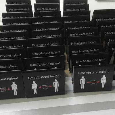 Tischaufsteller Info gebogen und abgekantet lackiert oder beklebt