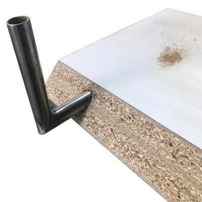 Winkelrohr aus Metall als Mbelverbinder