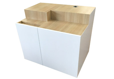 Messetheke Cateringtheke Rollbar weiß lackiert mit abschließbaren Türen